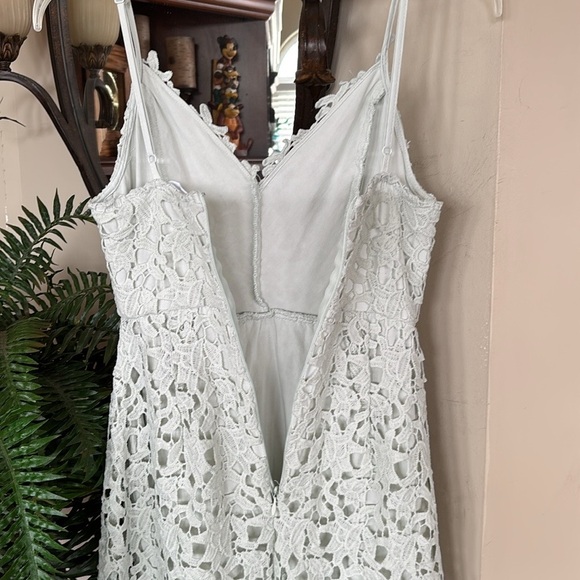 ASTR THE LABEL Lace A Line Midi Dress in Mint Green Eyelet Spaghetti Strap - Picture 11 of 14